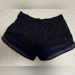 Athleta Mesh Racer Run 4” shorts